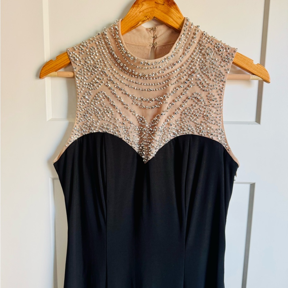 CACHET Evening Gown Dress - Picture 2 of 10
